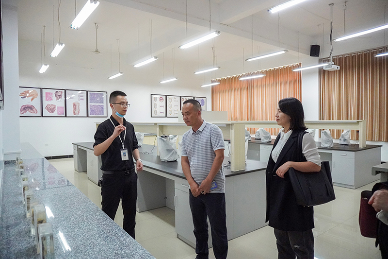 黎平县人民政府副县长邰光金率队到beat365官方网站实地考察(图1)