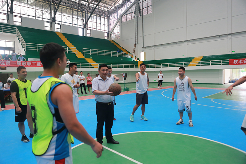 beat365官网第一届教职工篮球赛圆满落幕(图1)