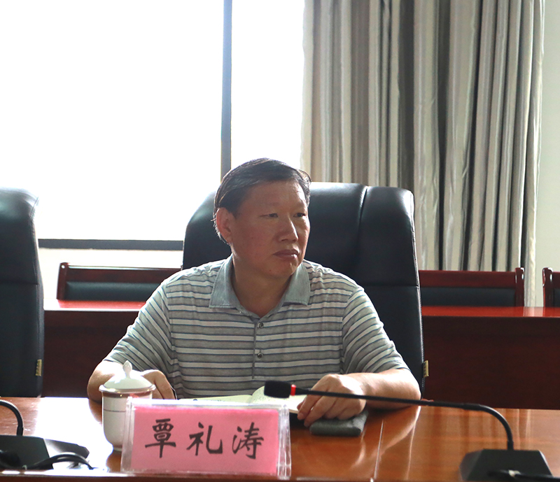 铜仁职业技术学院党委副书记覃礼涛一行到beat365官网开展校际合作交流(图3)