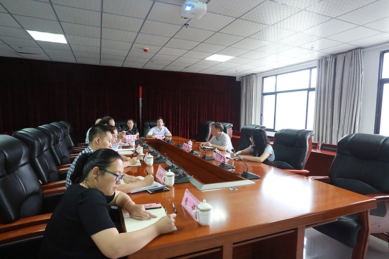 铜仁职业技术学院党委副书记覃礼涛一行到beat365官网开展校际合作交流(图2)