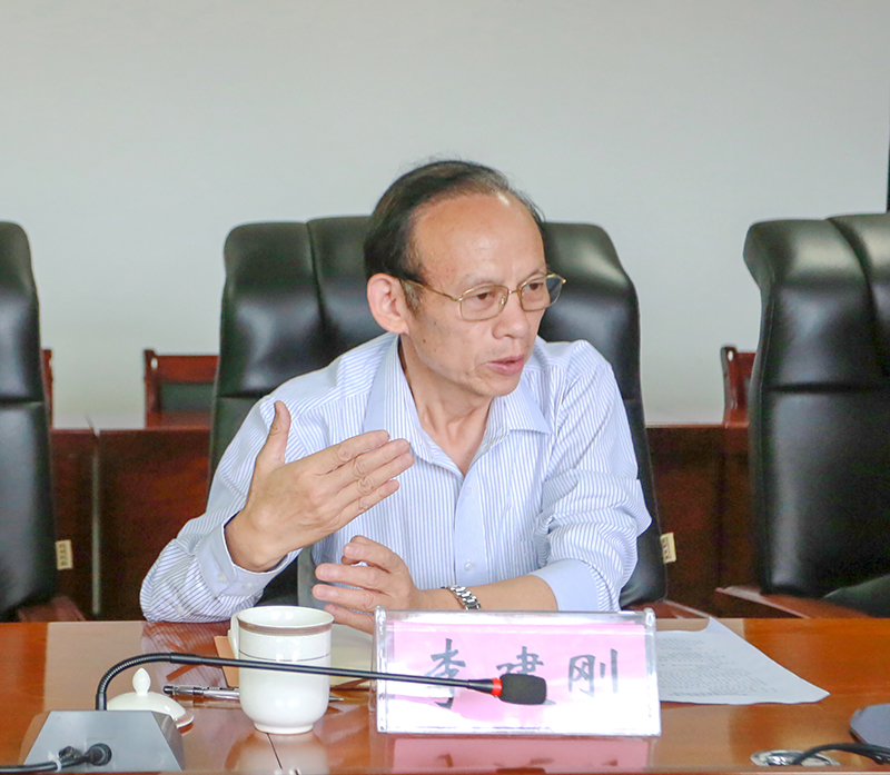 铜仁职业技术学院党委副书记覃礼涛一行到beat365官网开展校际合作交流(图4)