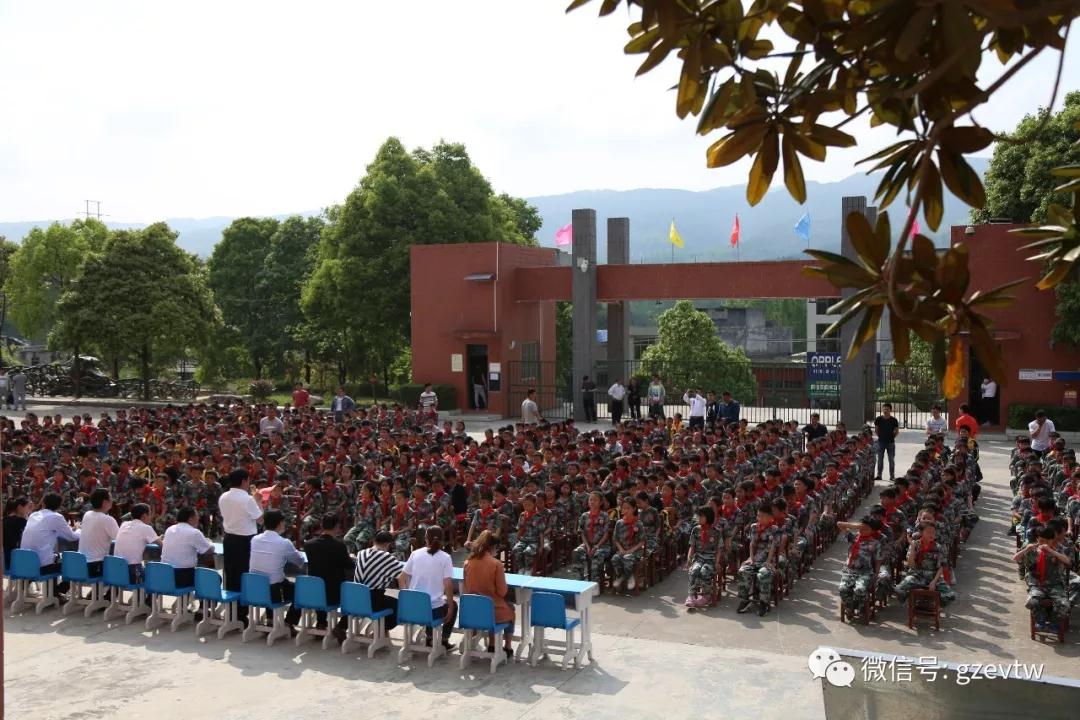 beat365官方网站“青春有伴·我不孤单”系列主题帮扶活动之“微扶贫·微心愿”(图3)