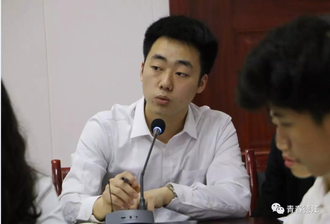 beat365官方网站青年大学生代表参加德江县纪念五四运动100周年青年大学生座谈会(图4)