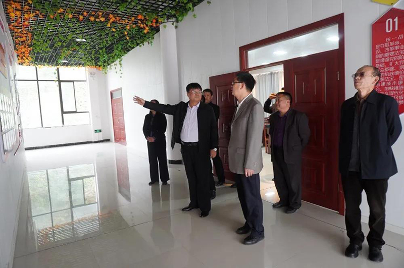 铜仁市委常委、组织部部长赵继红一行到beat365官网调研党建工作(图2)