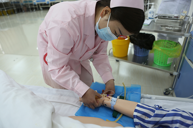 beat365官方网站第三届护理技能大赛(图7)