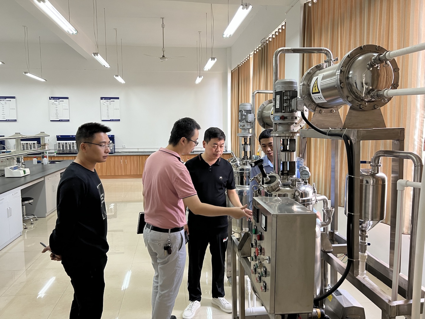 筑牢安全防线 守护师生安全——beat365官网开展校园安全隐患大排查(图1)