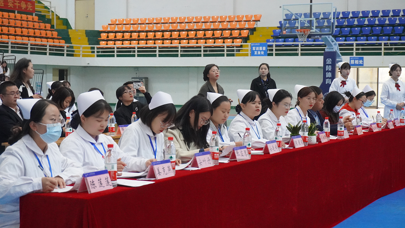 展礼仪文化·扬职业风采——护理学院隆重举行beat365官方网站第二届护理礼仪大赛开幕式暨选拔赛初赛(图4)