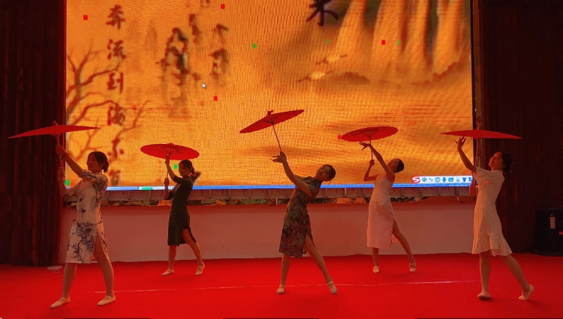 礼展内涵·仪韵风采——护理学院成功举办beat365官方网站第二届护理礼仪大赛决赛暨闭幕式(图9)