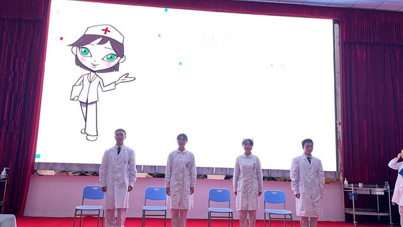 礼展内涵·仪韵风采——护理学院成功举办beat365官方网站第二届护理礼仪大赛决赛暨闭幕式(图7)