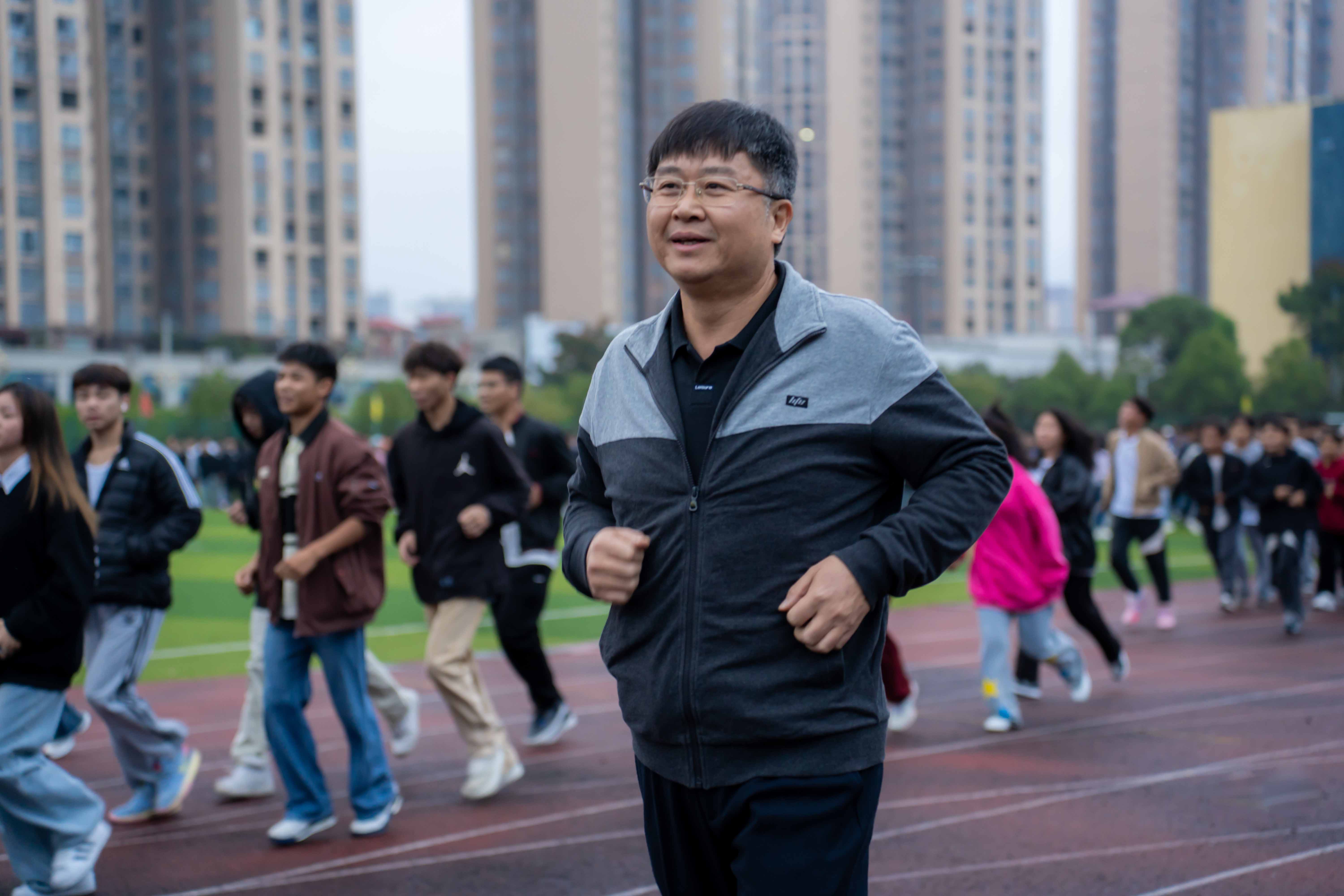 人人享受体育 健康拥抱未来|beat365官网举行阳光体育运动启动仪式(图4)