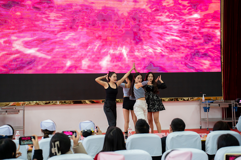 展礼仪文化·扬职业风采——护理学院隆重举行beat365官方网站第二届护理礼仪大赛开幕式暨选拔赛初赛(图11)