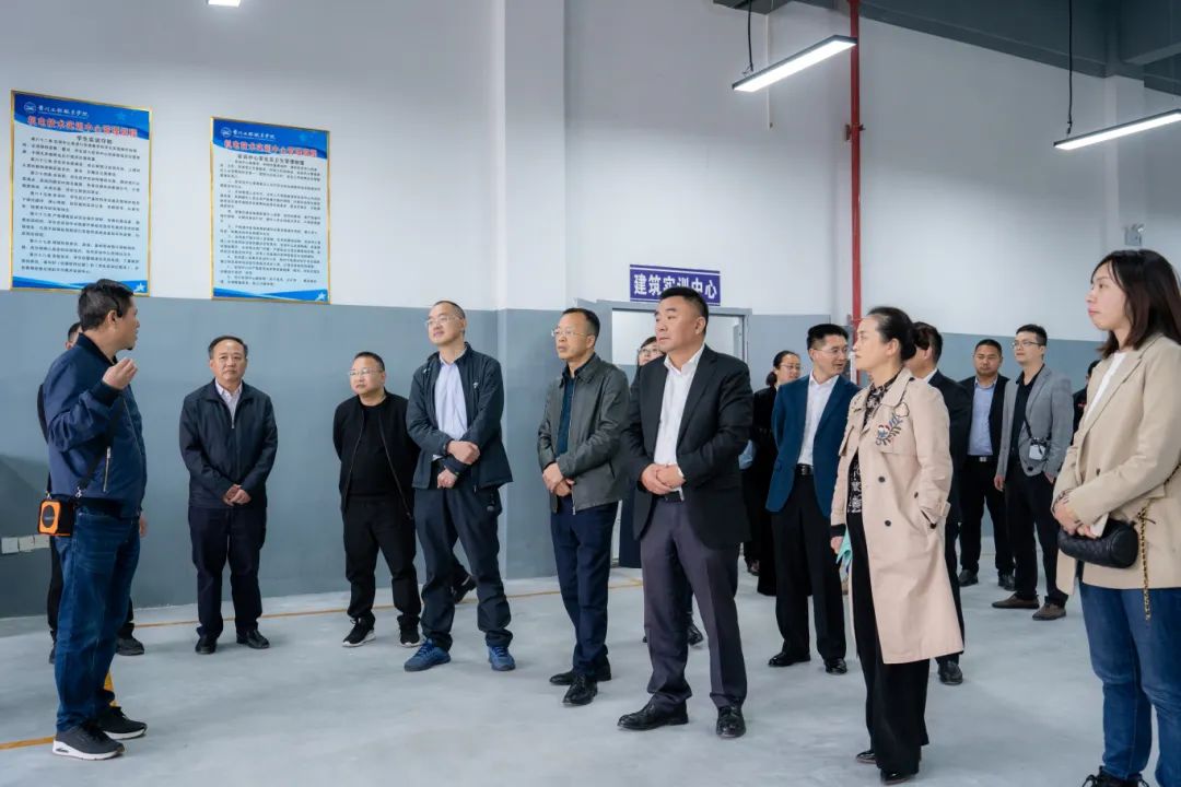 铜仁市人大教科文卫委主任委员郭德强一行到beat365官方网站调研(图1)