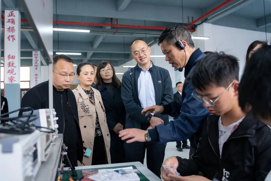 铜仁市人大教科文卫委主任委员郭德强一行到beat365官方网站调研(图3)