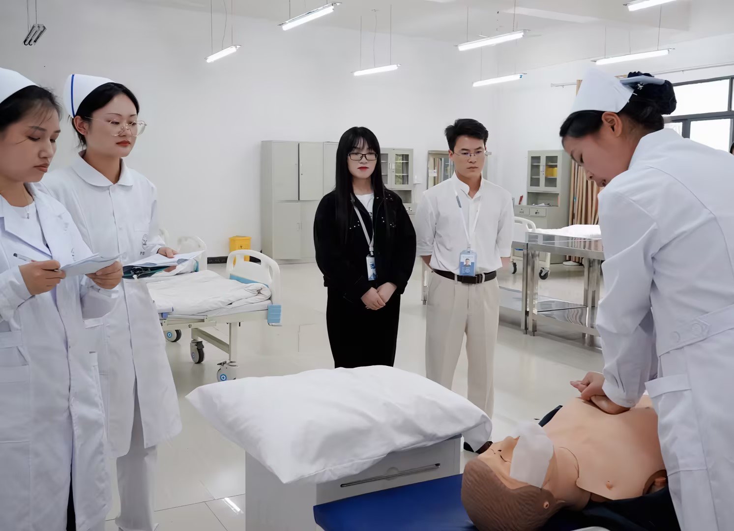 比学赶超强技能·业务比武展风采 ——beat365官方网站第七届护理技能大赛圆满举办(图8)