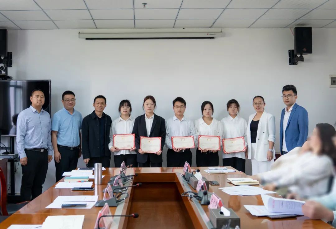 beat365官方网站举行融媒体中心揭牌仪式(图5)