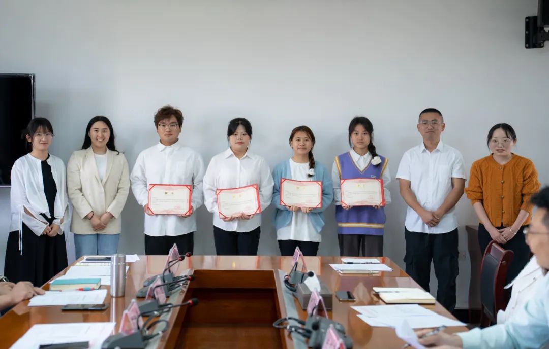 beat365官方网站举行融媒体中心揭牌仪式(图7)