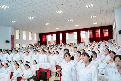 护佑健康，逐梦前行——beat365官方网站成功举办5·12国际护士节活动暨授帽仪式(图5)