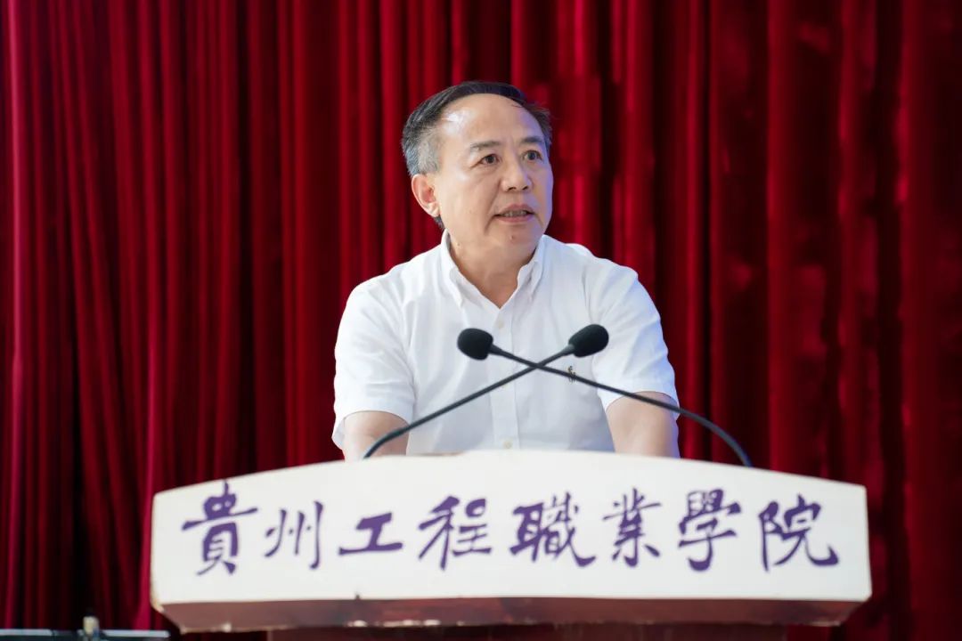 beat365官方网站召开2024年教师节庆祝表彰大会(图3)