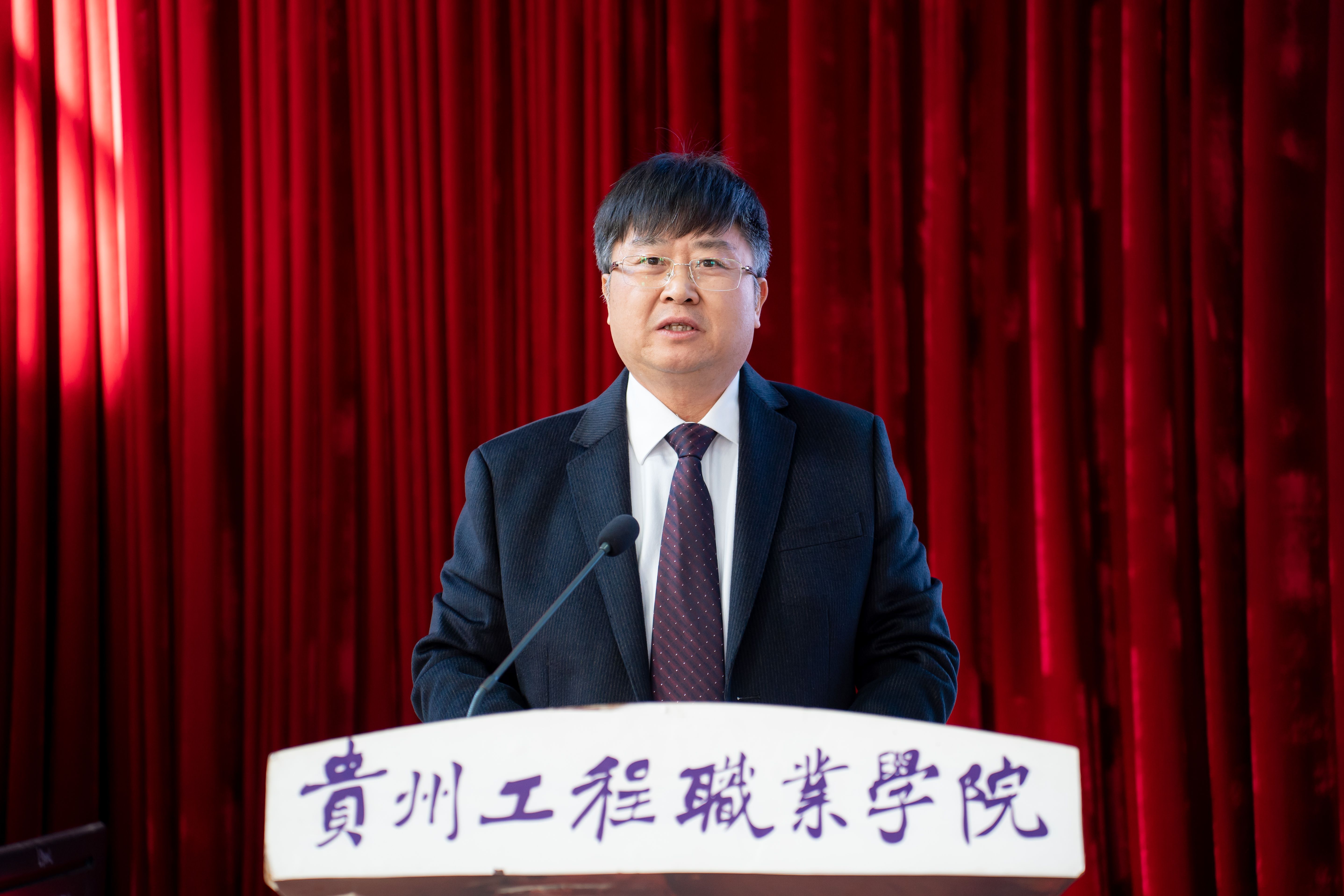 beat365官方网站第五次学生代表大会顺利召开(图2)