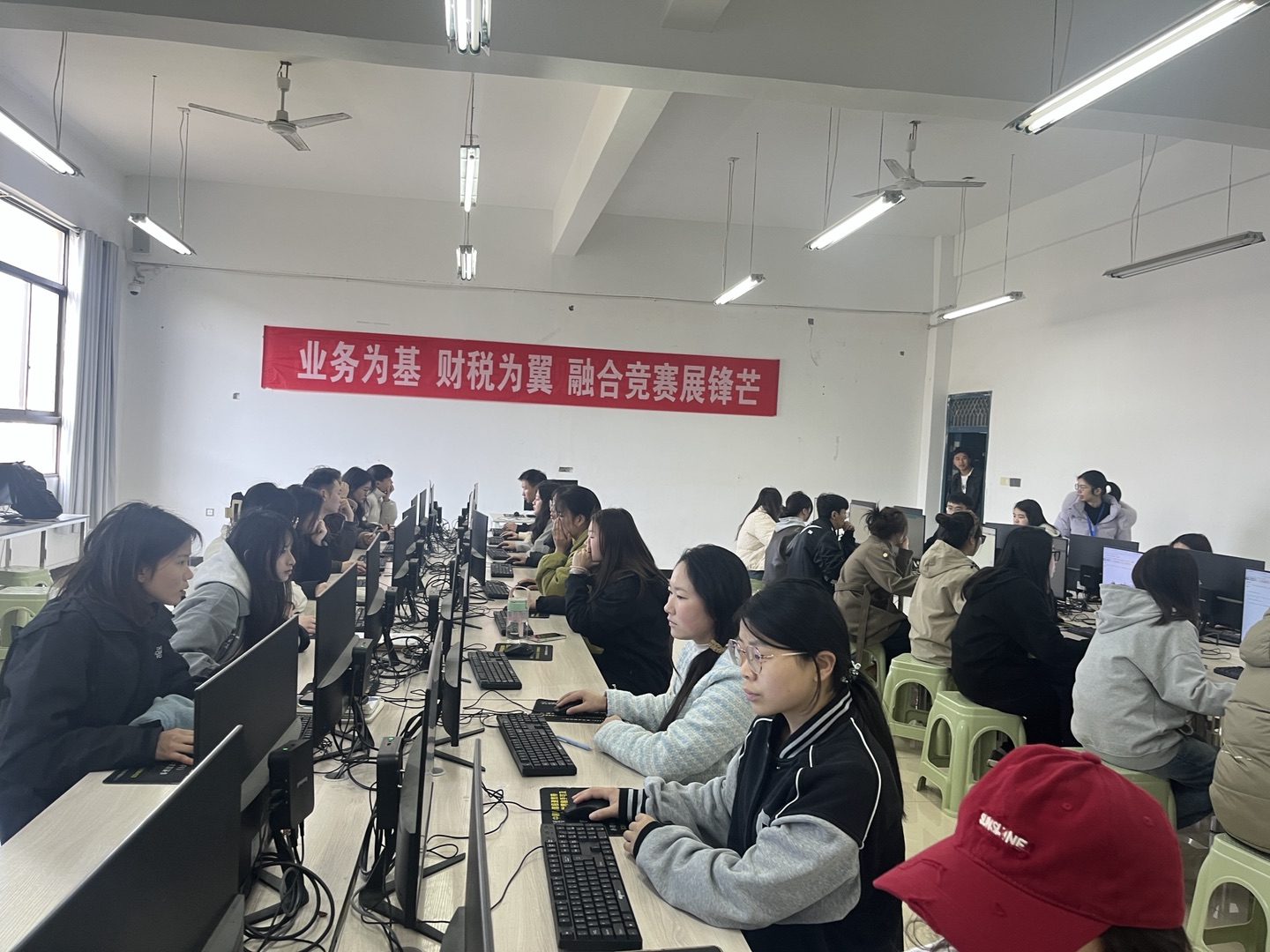 匠心铸就梦想   技能点亮未来(图3)