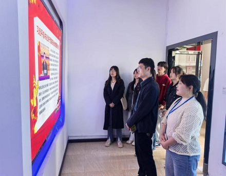 筑牢安全防线 青春步履铿锵 人工智能与信息工程学院 沉浸式研学激活国家安全教育新范式(图3)