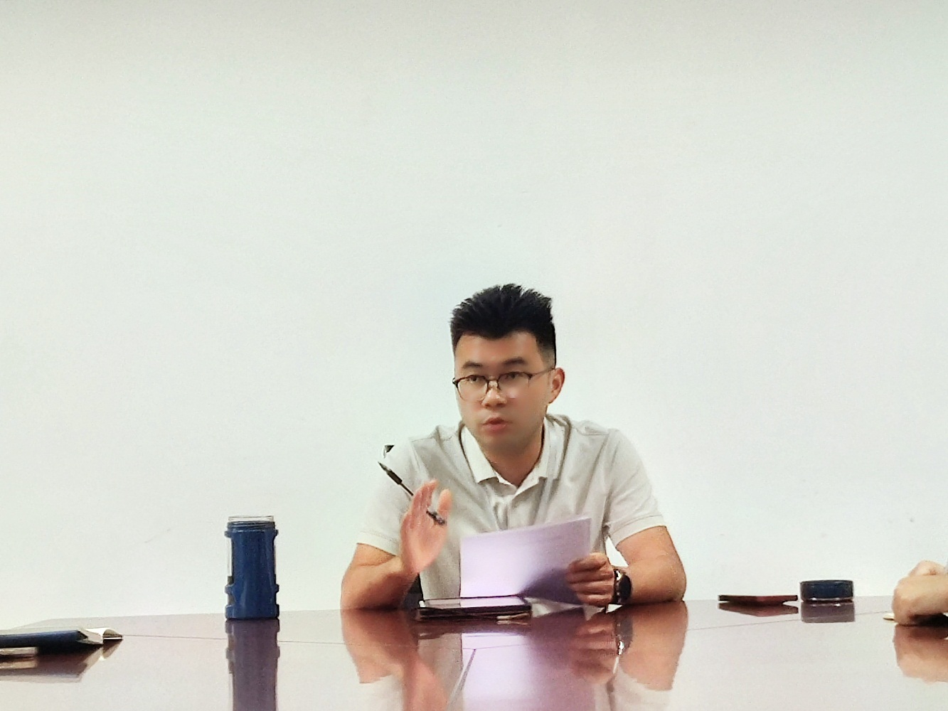 深化理论武装 谋划重点工作 ——马克思主义学院召开2025年春季学期期中教职工大会(图2)