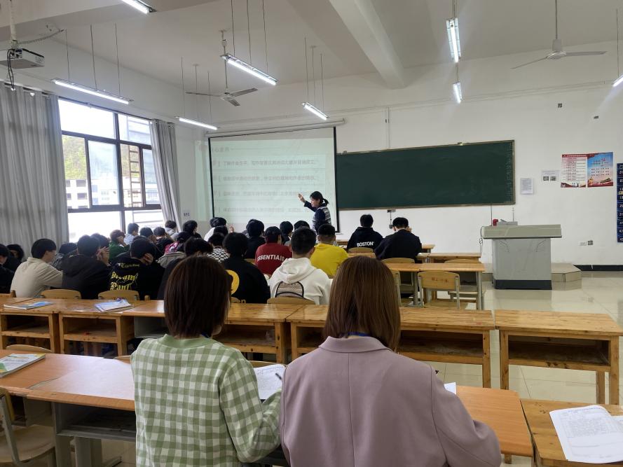 品《声声慢》古韵，探诗词之美 ——基础教学部语文公开课(图1)