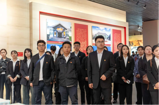 踏寻遵义红色足迹·强化国家安全教育丨马克思主义学院与现代服务与管理学院主题党日活动(图1)