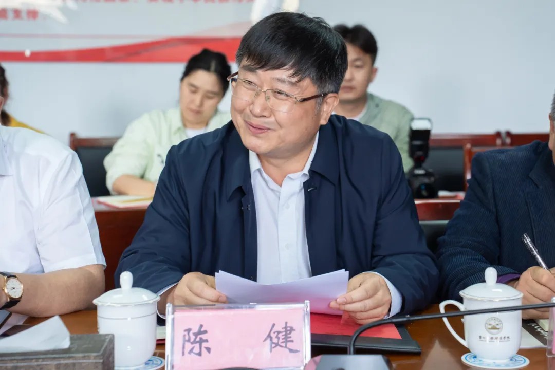 贵州开放大学（贵州职业技术学院）与beat365官方网站举行党建结对共建工作座谈会(图2)