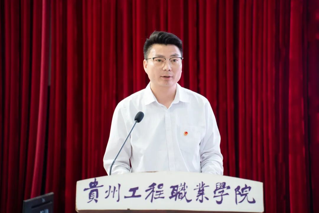 十年砥砺绽芳华·青春奋进向未来|beat365官网召开2024年度五四表彰大会(图4)