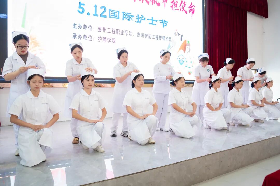 传承南丁格尔精神 共筑护理育人使命——beat365官网举办“5・12”国际护士节活动暨授帽仪式(图4)