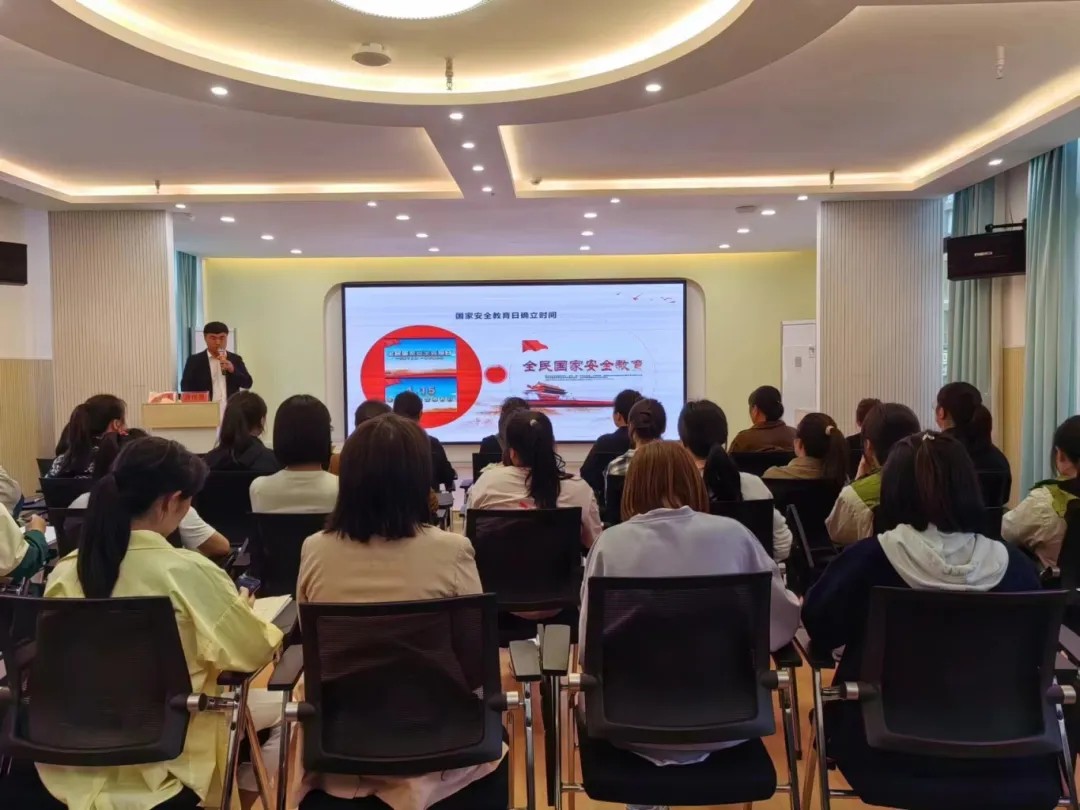 beat365官网机关党支部党员开展社区“双报到”服务(图1)