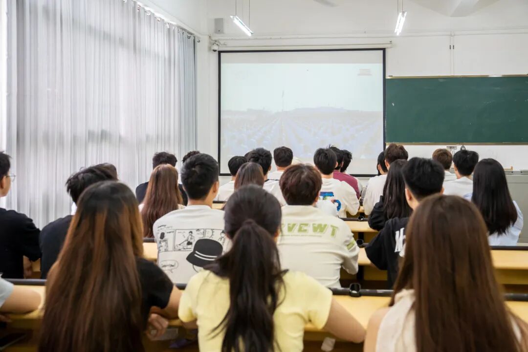 beat365官方网站集中收看纪念中国人民抗日战争暨世界反法西斯战争胜利80周年大会(图5)