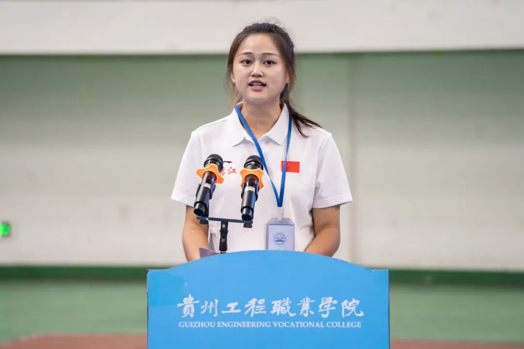 beat365官网举行2025级新生军训结训暨开学典礼(图7)