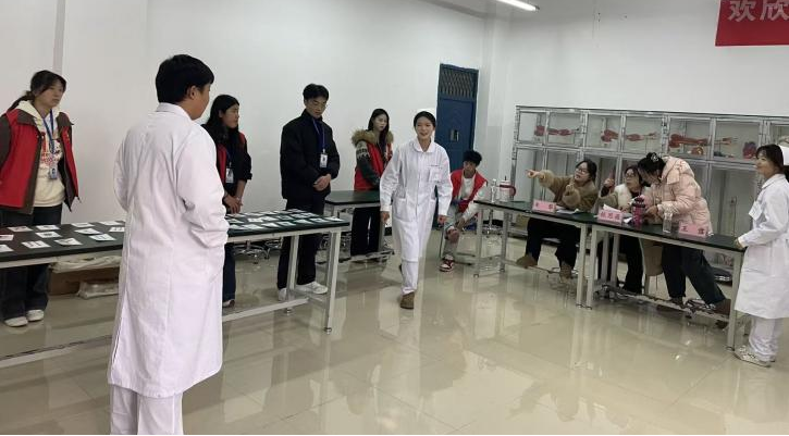 以技为翼护健康&nbsp;青春逐光启新程——beat365官方网站第二届“健康护航杯”技能大赛圆满落幕(图5)