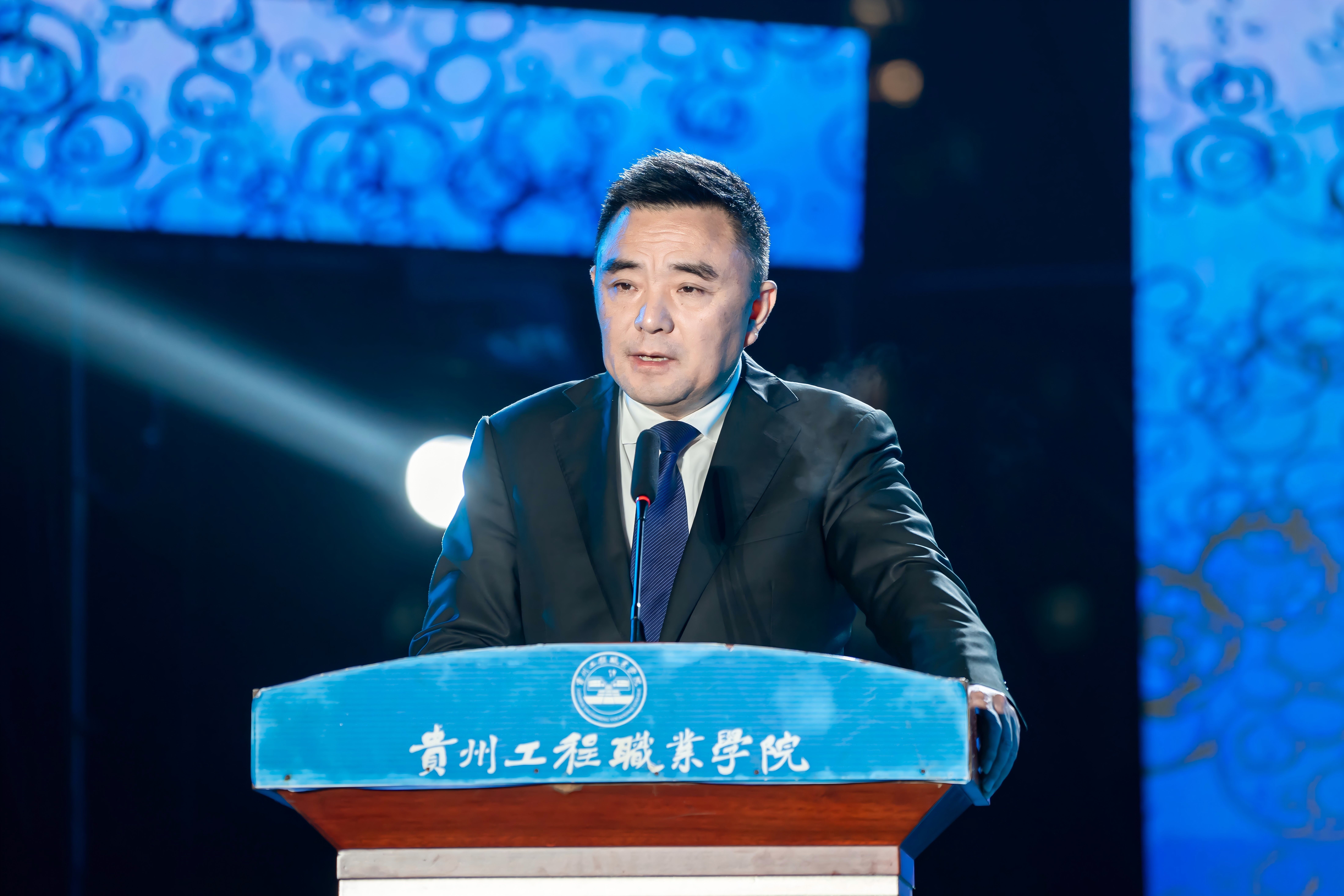 beat365官方网站举行十周年校庆暨2026年元旦文艺晚会(图4)