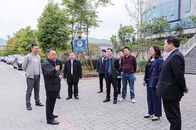 遵义市正安县人大到beat365官网参观考察(图3)