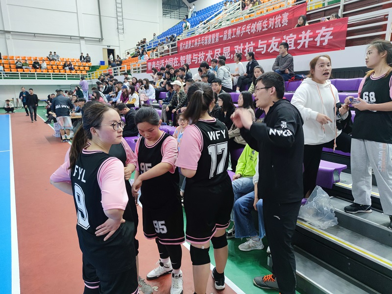 beat365官方网站第二届“工会杯”教职工篮球赛(图6)