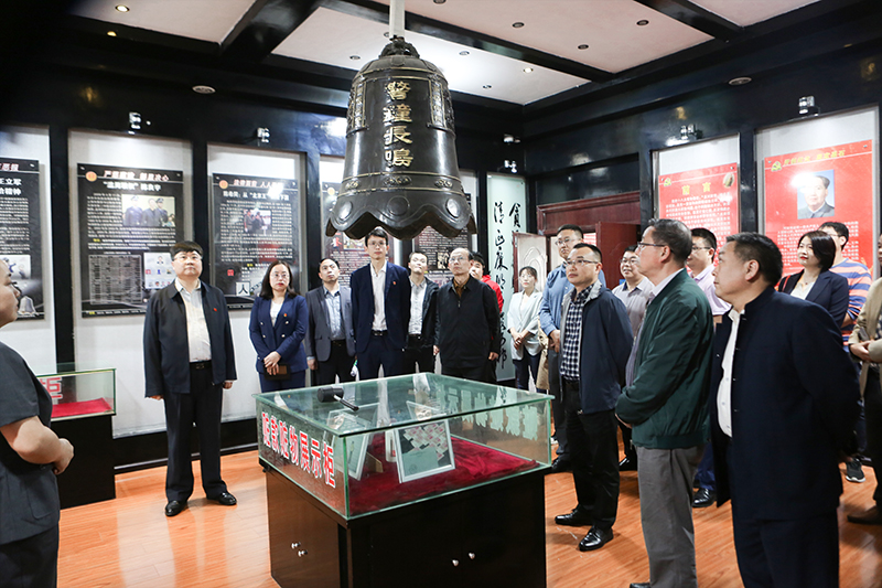 观警示基地 筑思想之堤|beat365官网组织参观德江县人民法院反腐倡廉警示教育基地(图1)