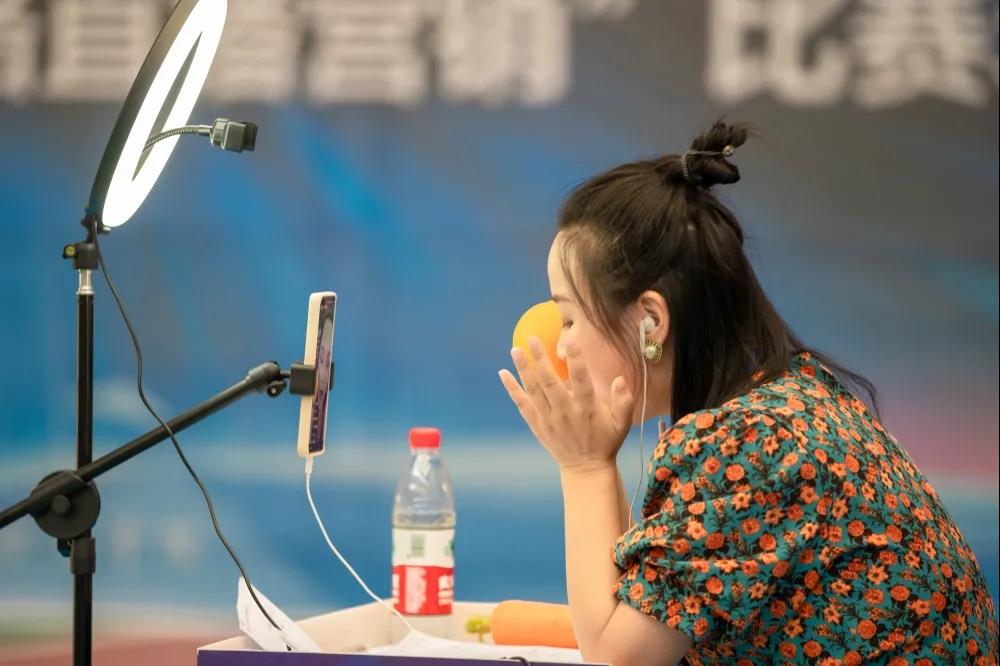 贵州省第一届职业技能大赛铜仁市选拔赛“网络直播营销”比赛在beat365官方网站拉开序幕(图11)